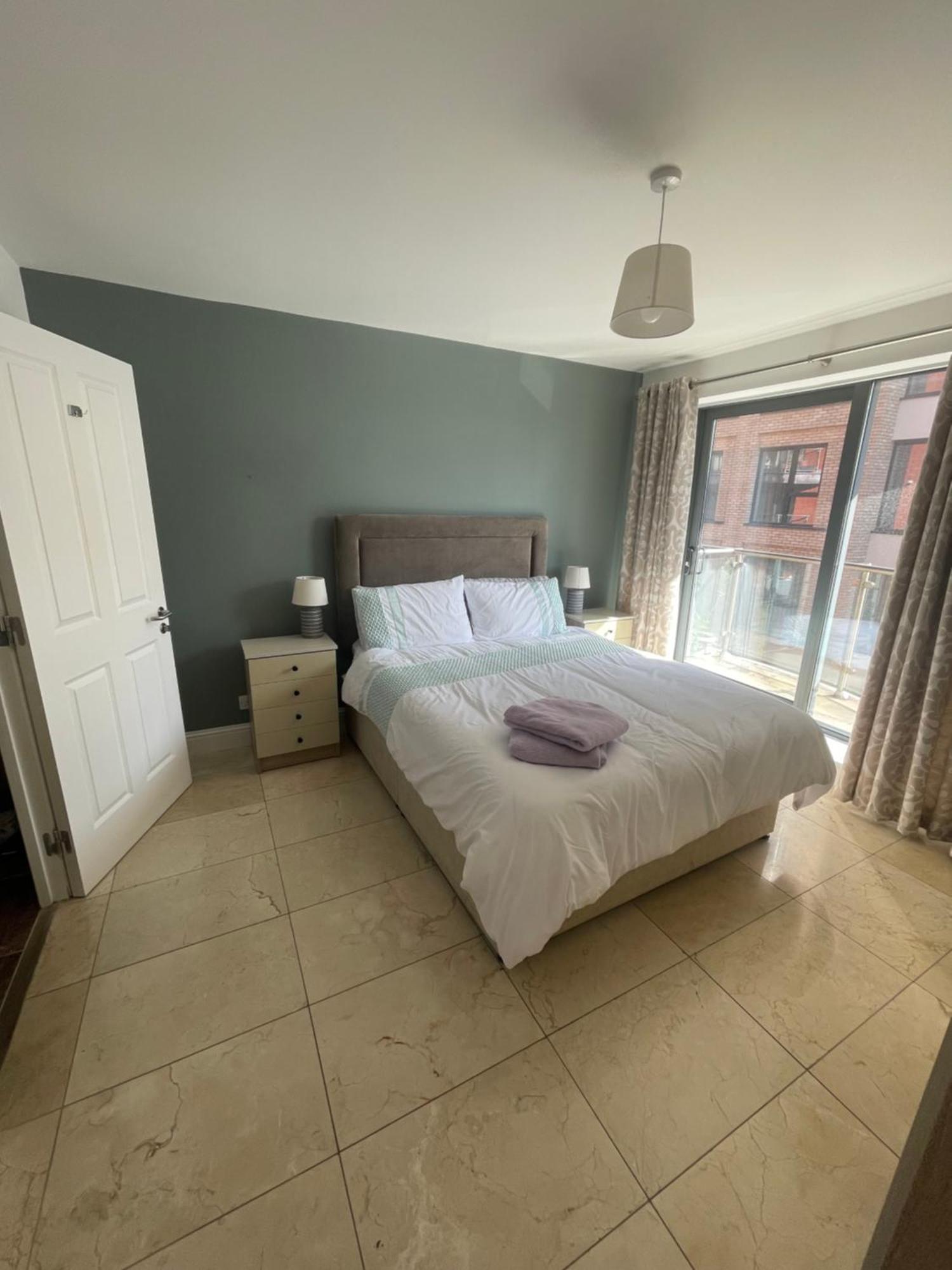 Fabulous And Sunny 2 Bed Apartment, In City Centre Cork Eksteriør billede