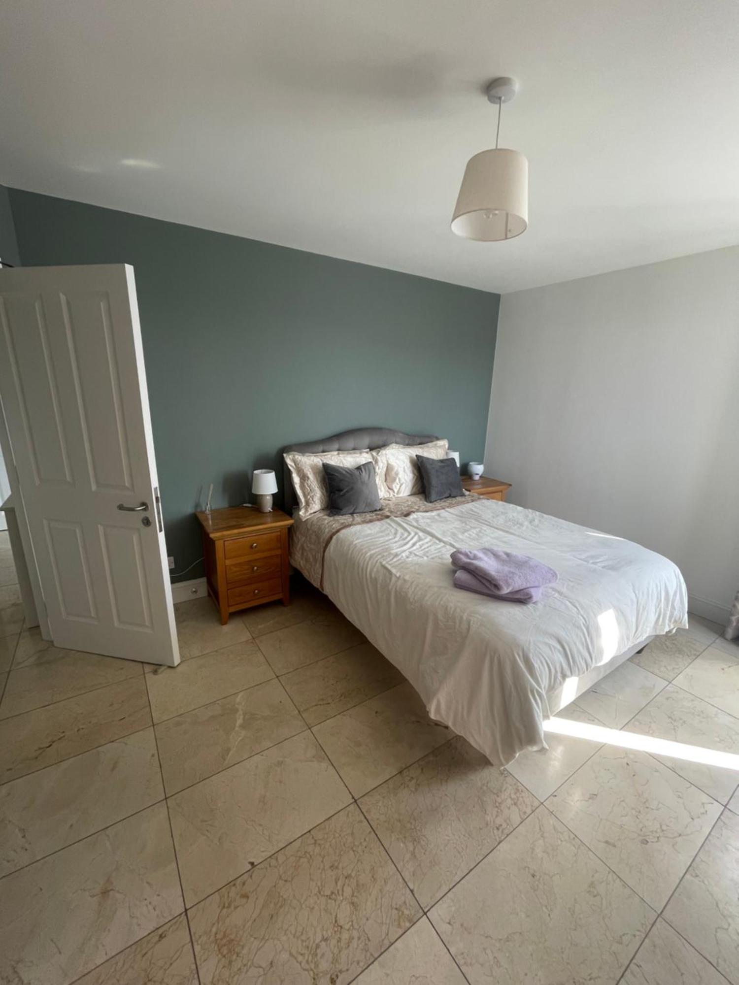 Fabulous And Sunny 2 Bed Apartment, In City Centre Cork Eksteriør billede